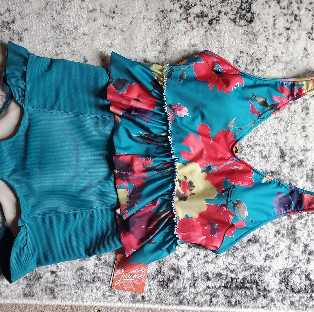 EUC/NWT  XL/MEDIUM KORTNI JEANE SET